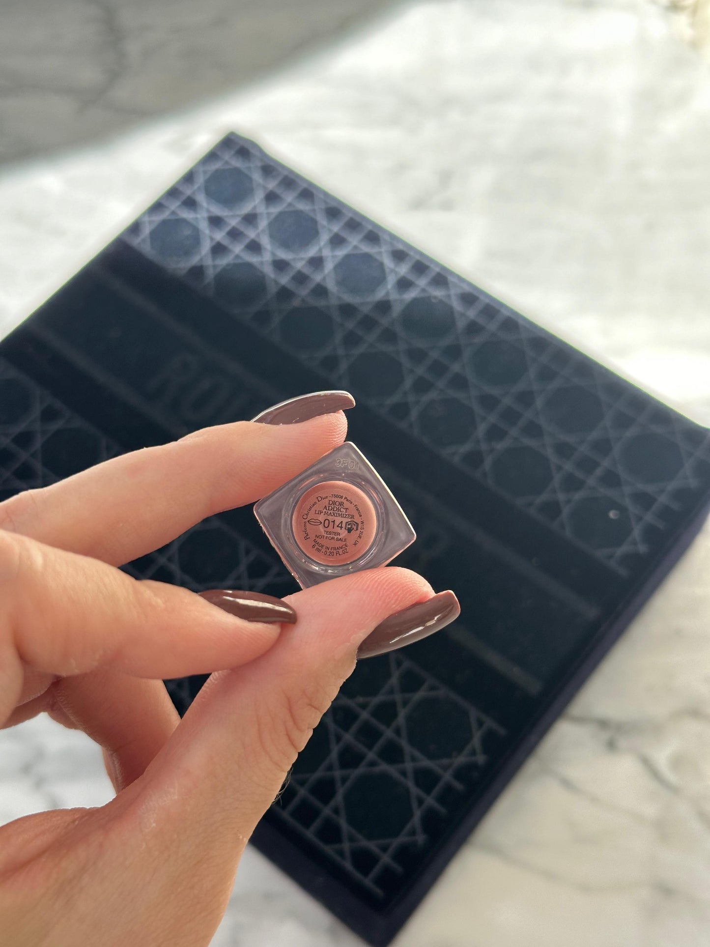 DIOR Addict Lip Maximizer (014)
Plumping Gloss - Instant and Long-Term Volume Effect - 24h Hydration