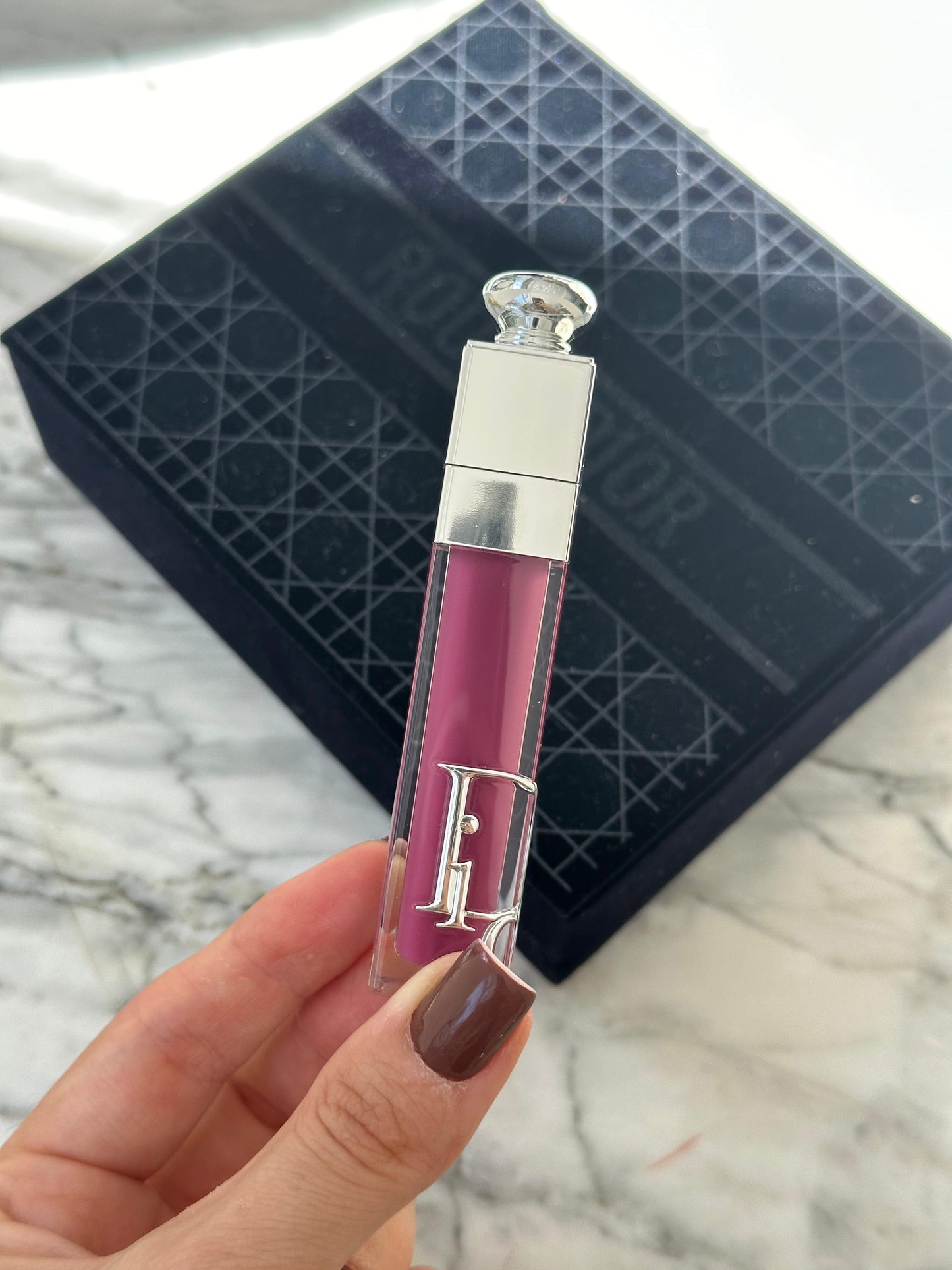 DIOR Addict Lip Maximizer
Plumping Gloss - Instant and Long-Term Volume Effect - 24h Hydration