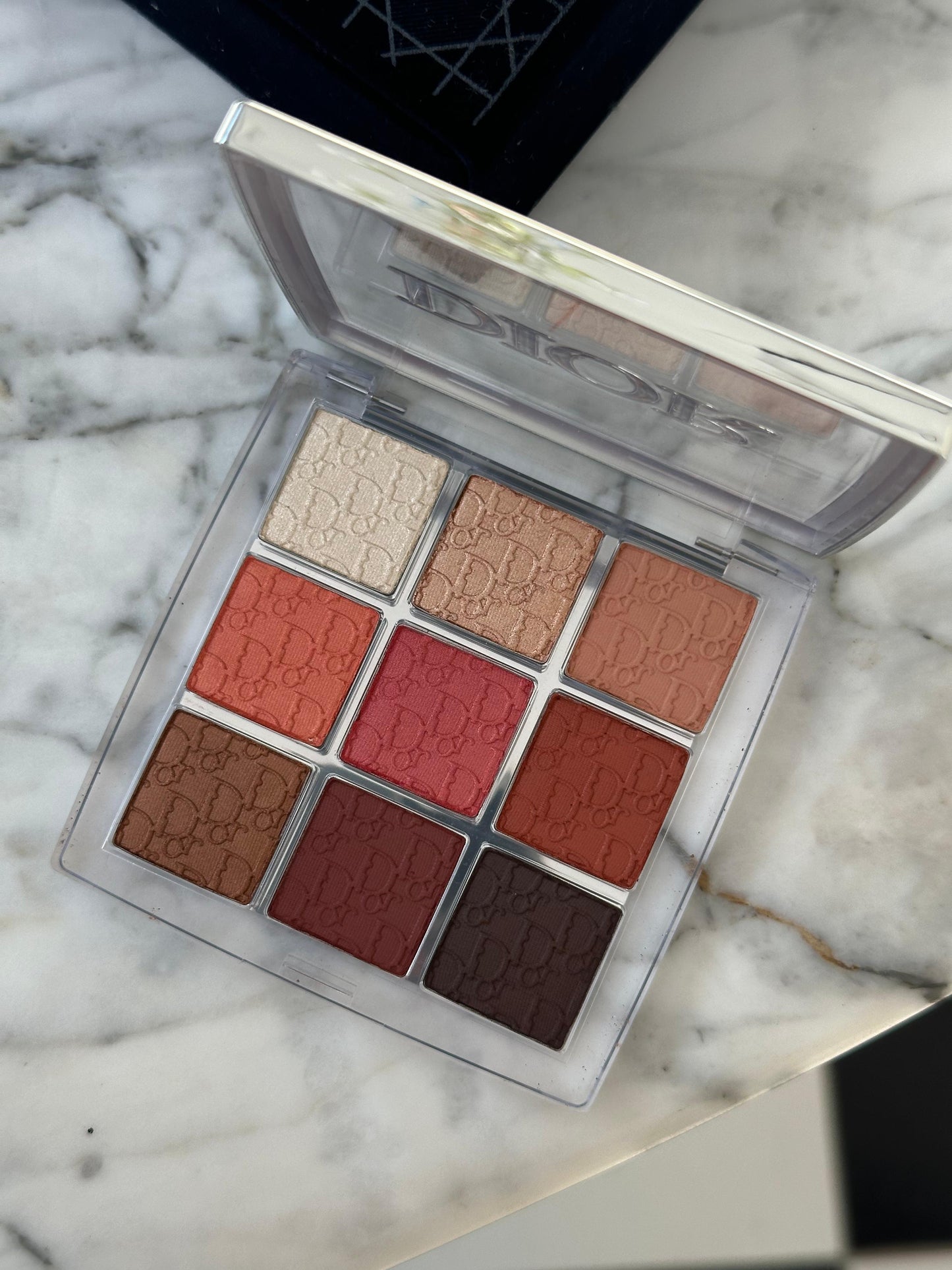 DIOR Backstage Eye Palette (001)
Eye Palette - Multi-Finish Ultra Pigmented Eyeshadows