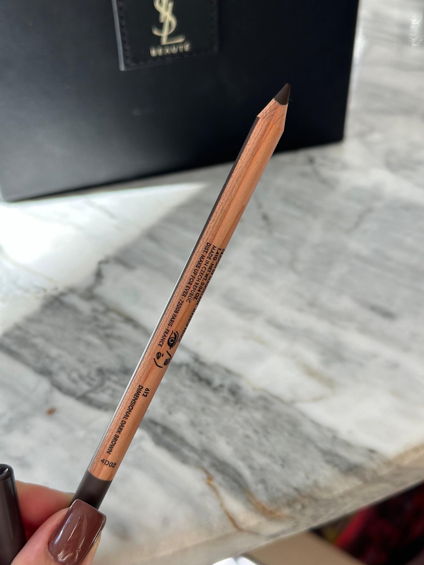 MAKE UP FOR EVER
Artist Color Pencil (612)
Brow, Eye & Lip Liner