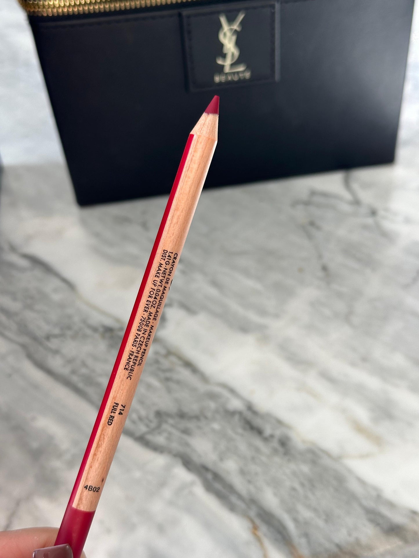 MAKE UP FOR EVER
Artist Color Pencil (714)
Brow, Eye & Lip Liner