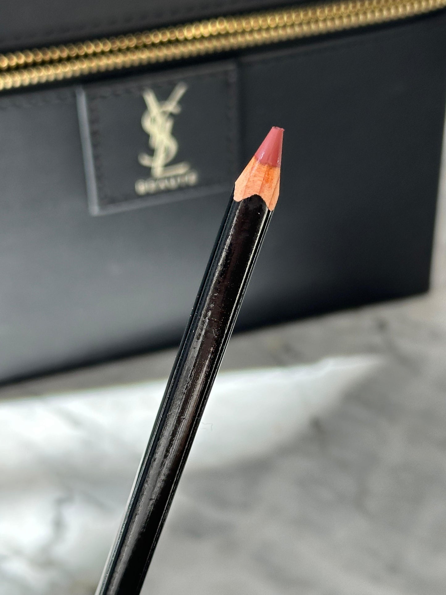 ANASTASIA BEVERLY HILLS
Lip Liner - Deep Taupe
A Full-Pigment Lip pencil For Shaping And Contouring Lips With Precision