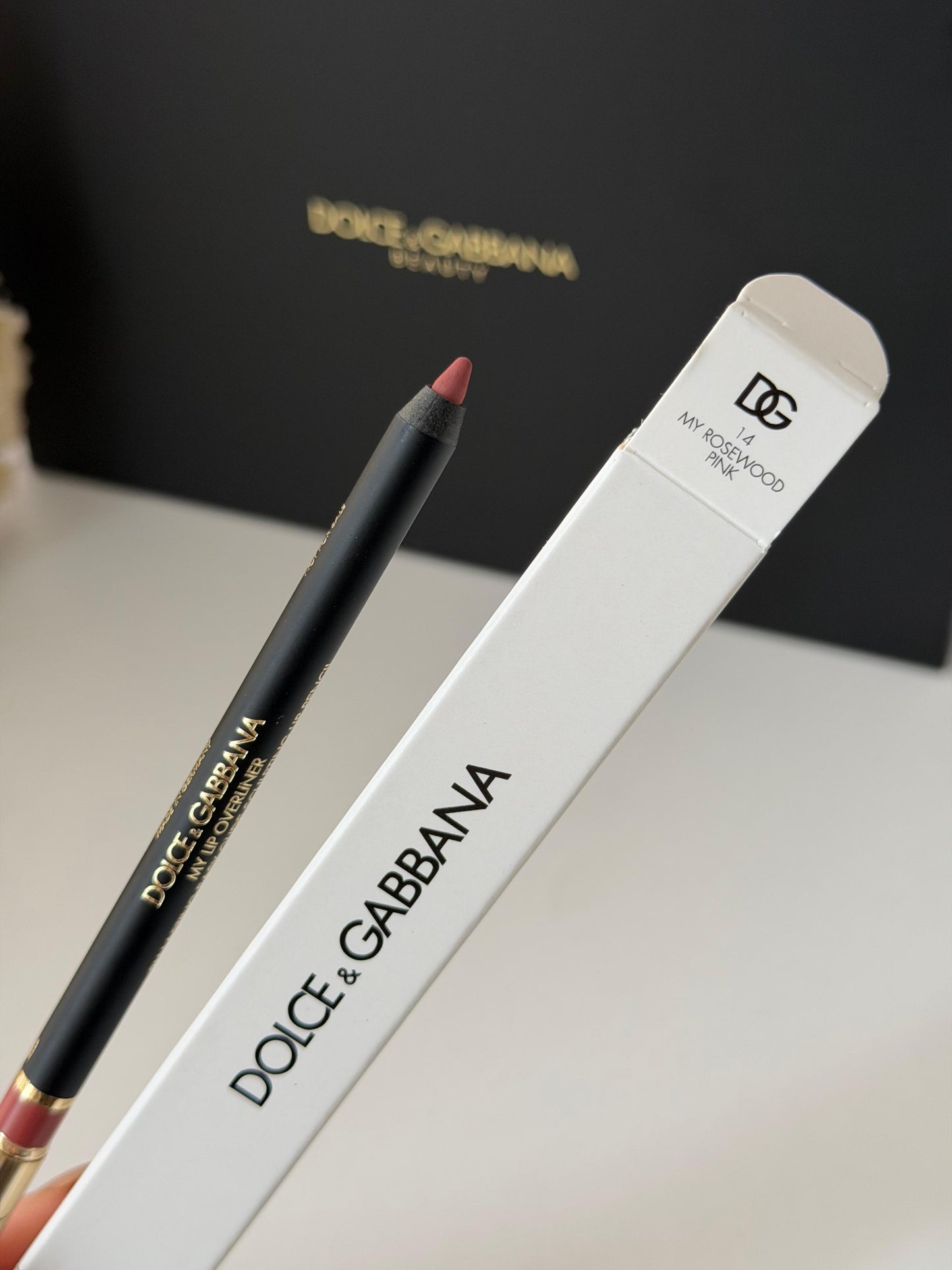 DOLCE&GABBANA My Lip Overliner
8H Lasting Easy Glide Sculpting Lip Pencil (14)