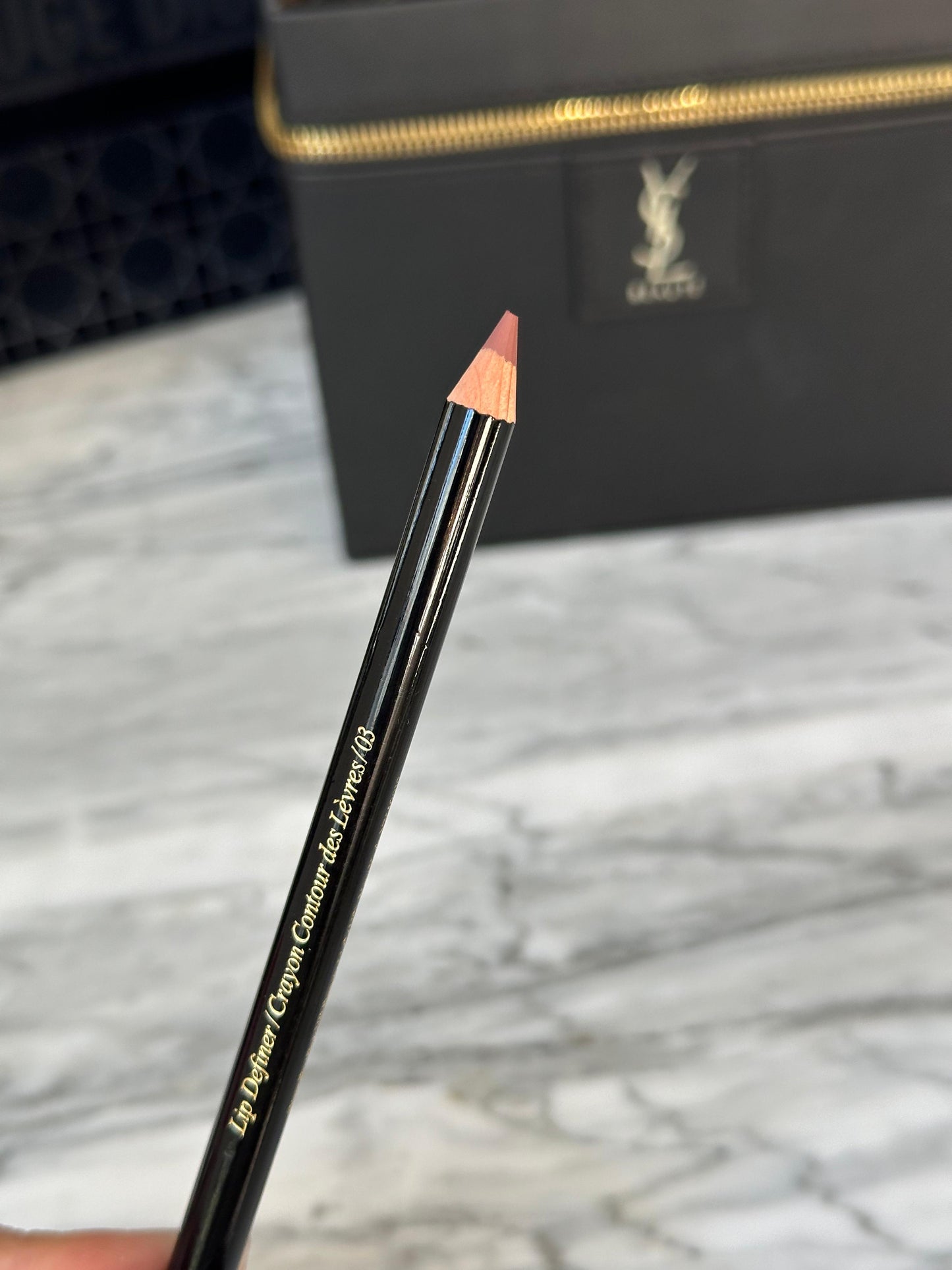 VICTORIA BECKHAM
Lip Definer (03)
Precision Lip Pencil