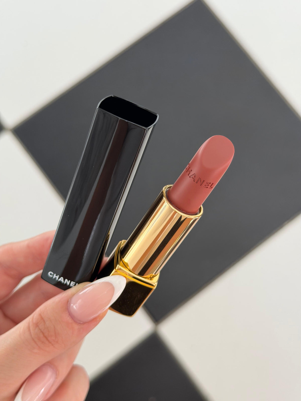 CHANEL Rouge Allure Velvet (78)
Luminous Matte Lipstick