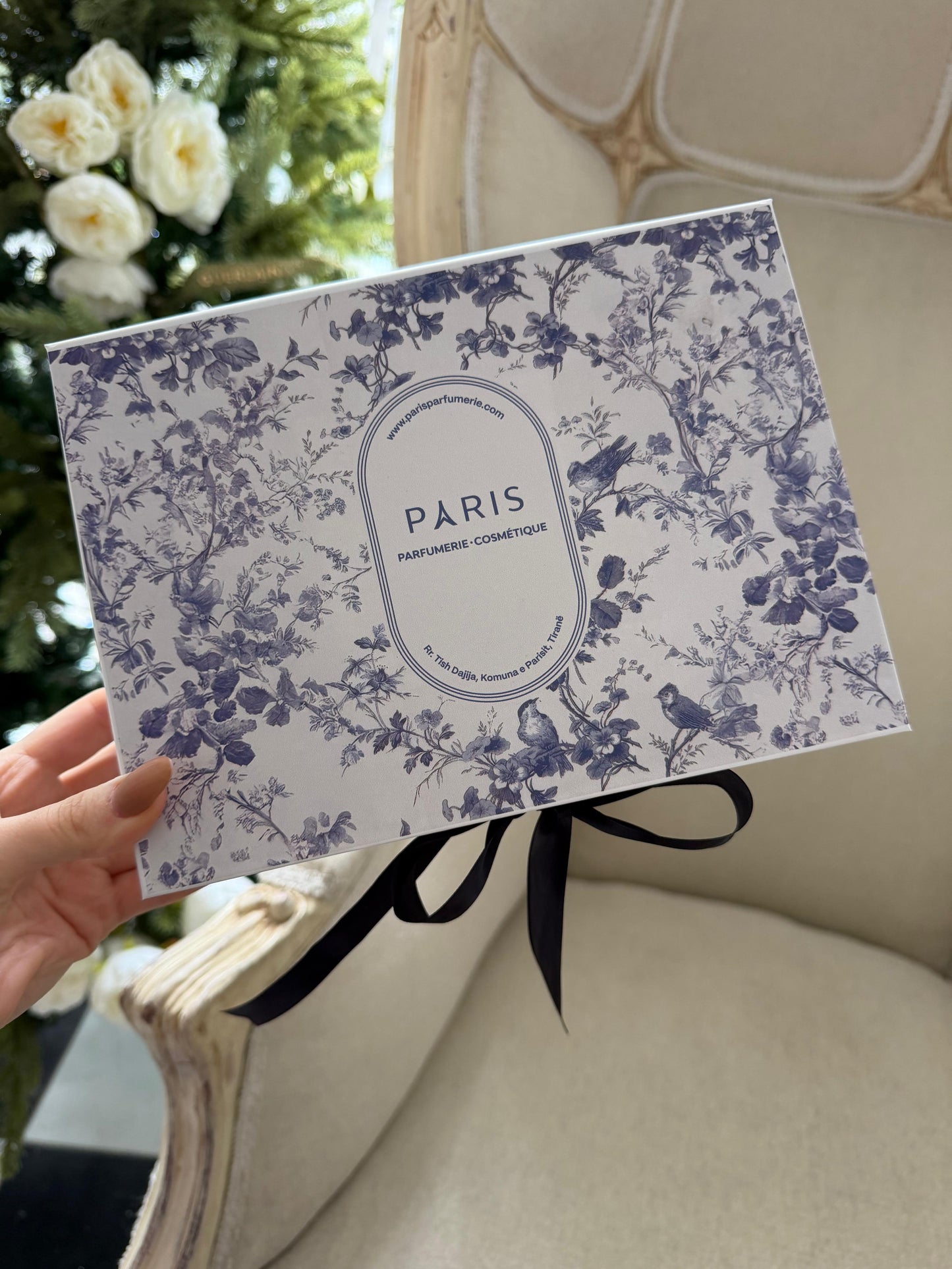 PARIS Blue Flower Gift Box