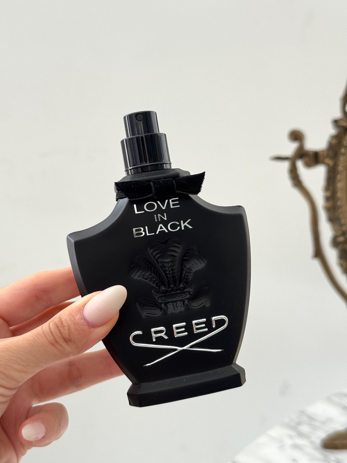 CREED Love In Black
Floral Rich, Violet & Gourmand