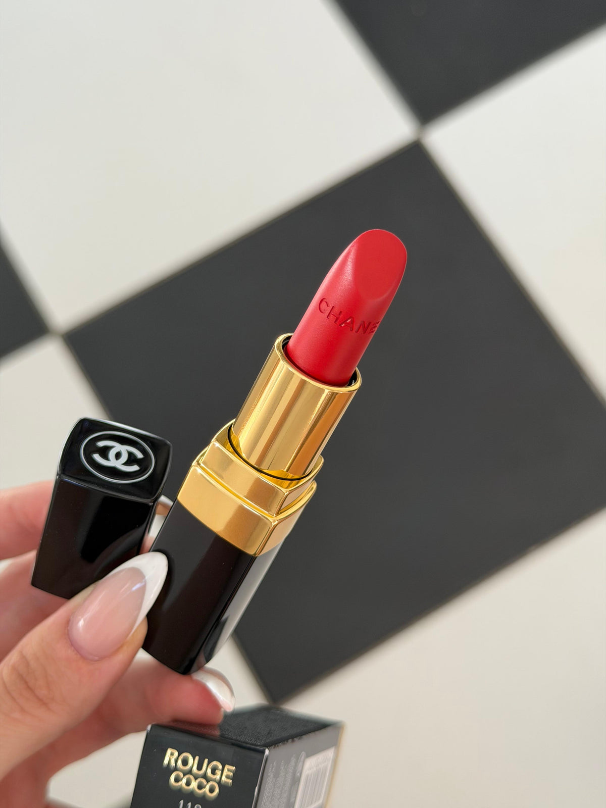 CHANEL Rouge Coco (118)
Ultra Hydrating Lipstick