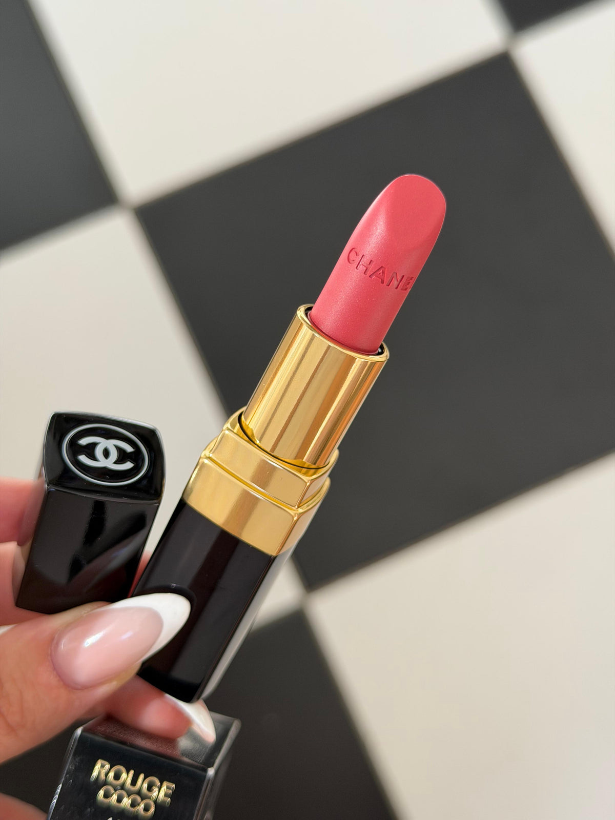 CHANEL Rouge Coco (130)
Ultra Hydrating Lipstick