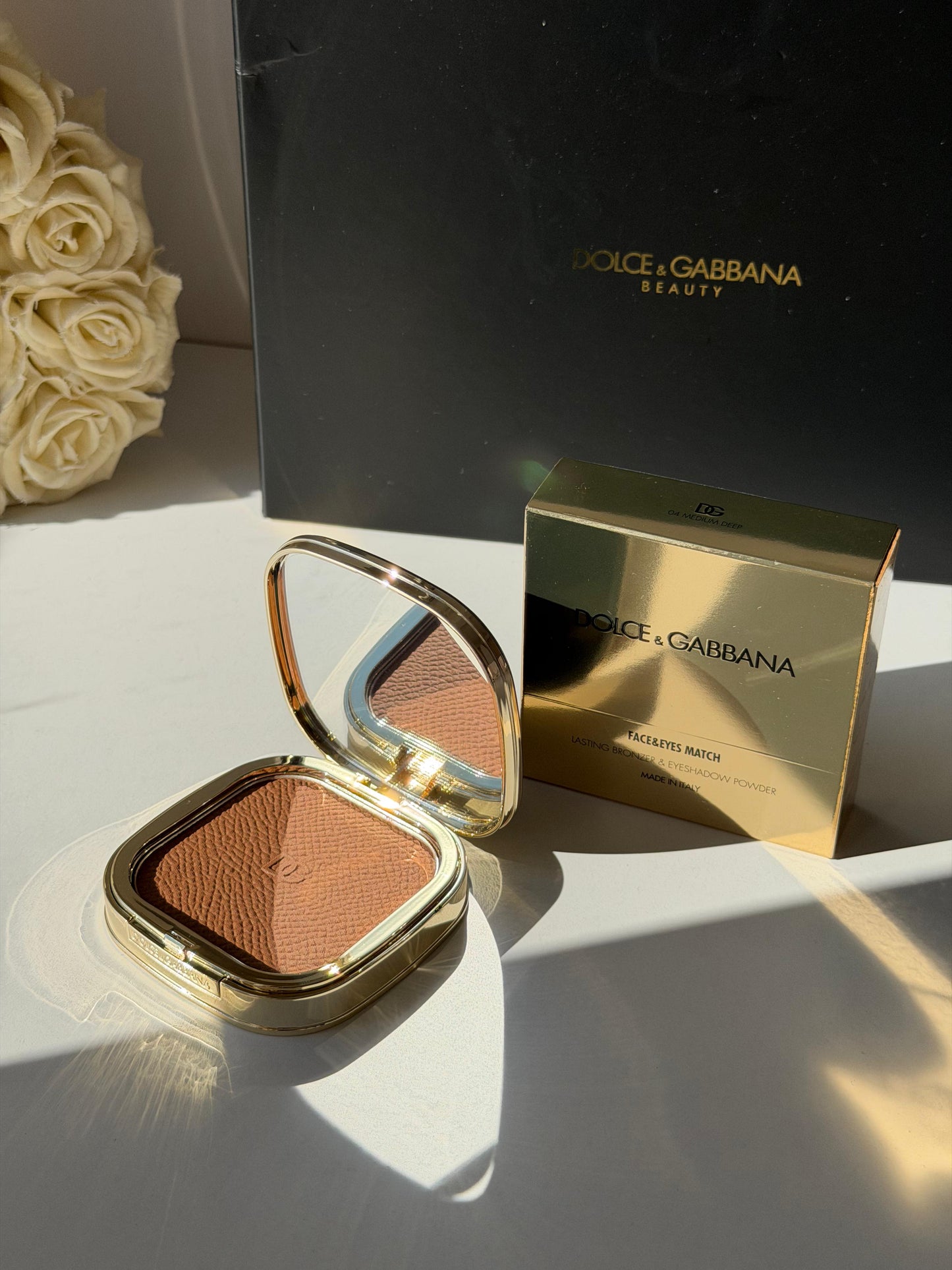DOLCE&GABBANA Face&Eyes Match
Lasting Bronzer & Eyeshadow Powder (04)