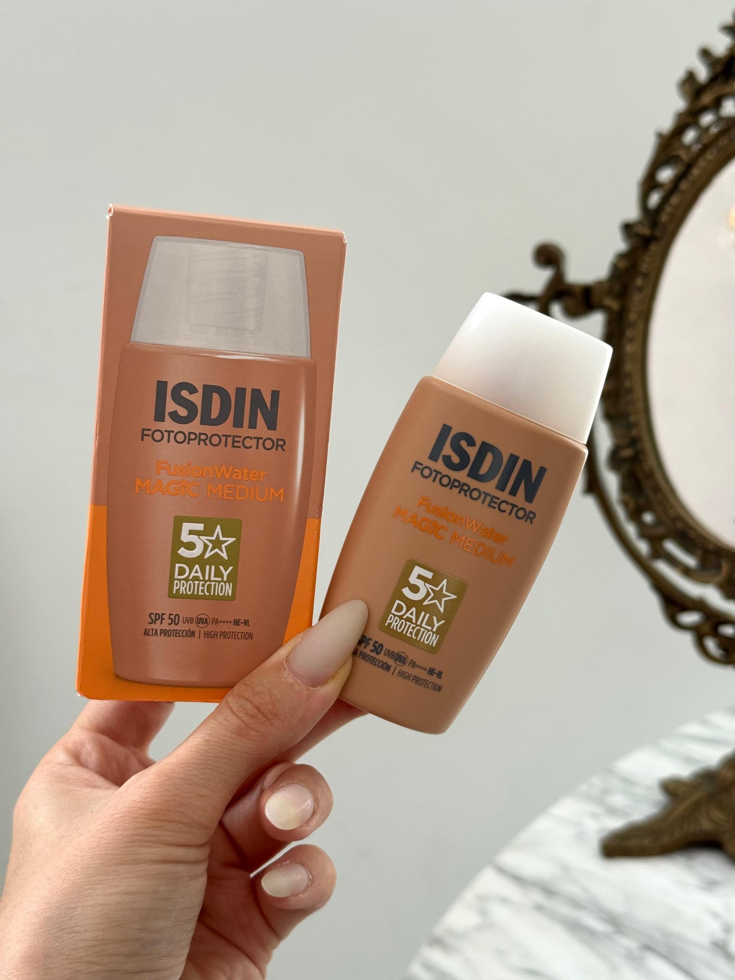 ISDIN Fusion Water Magic Medium SPF50