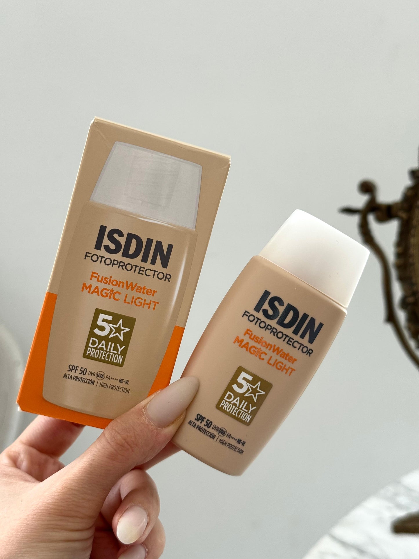 ISDIN Fusion Water Magic Light SPF50
