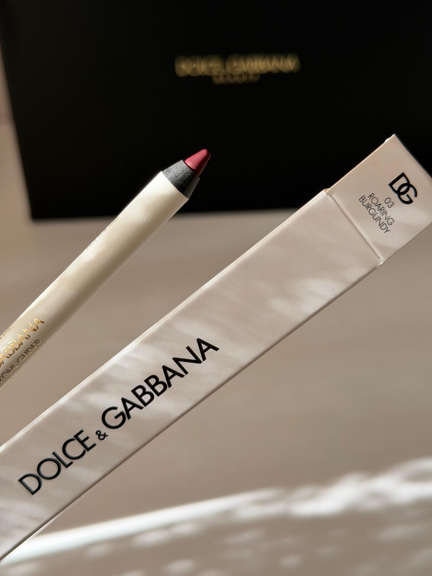 DOLCE&GABBANA Sleek Khol Glider
10H Lasting Intense Color Eye Pencil (03)