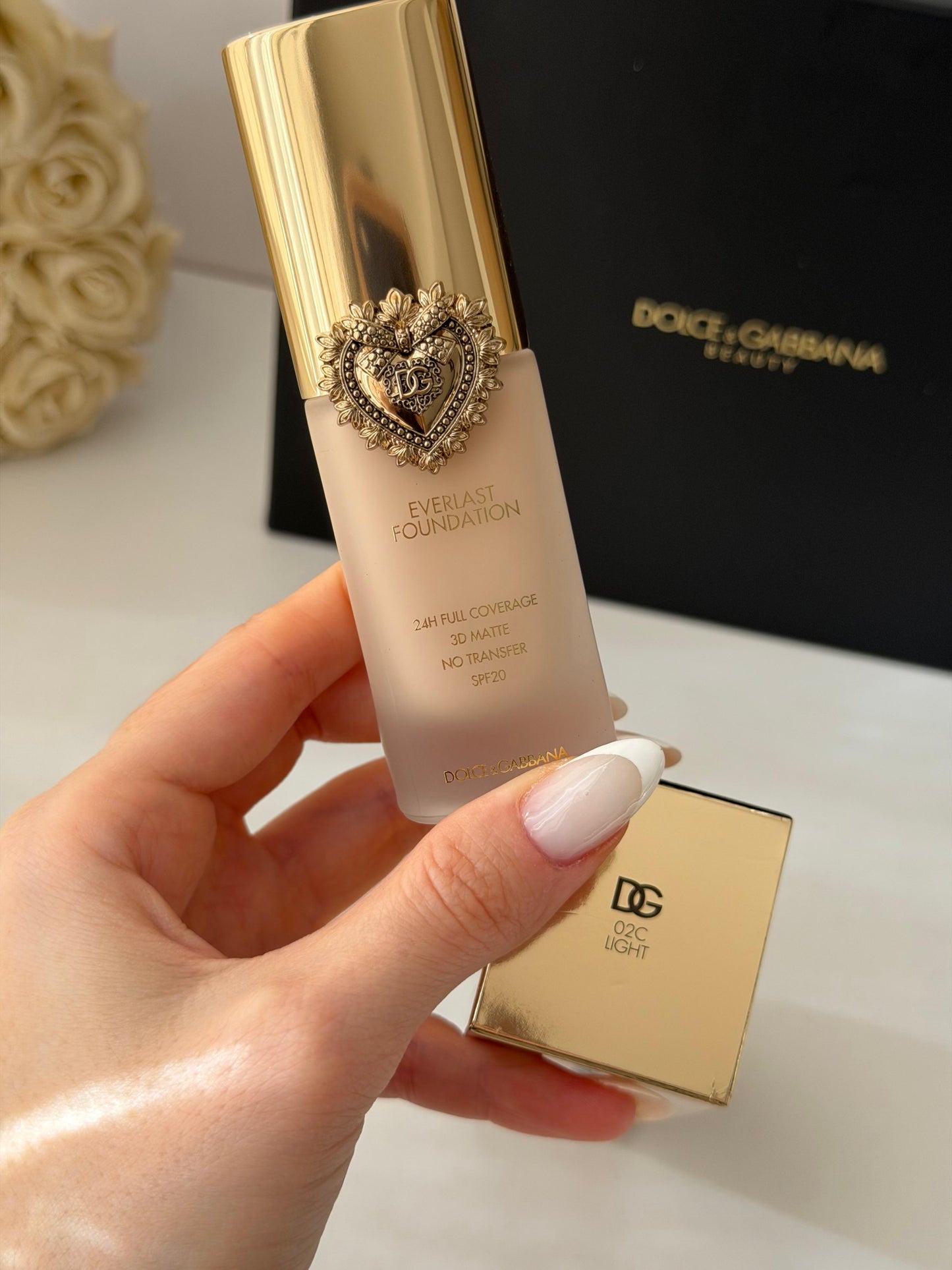 DOLCE&GABBANA Everlast Foundation (02C)
24H Full Coverage, 3D Matte, No Transfer SPF20