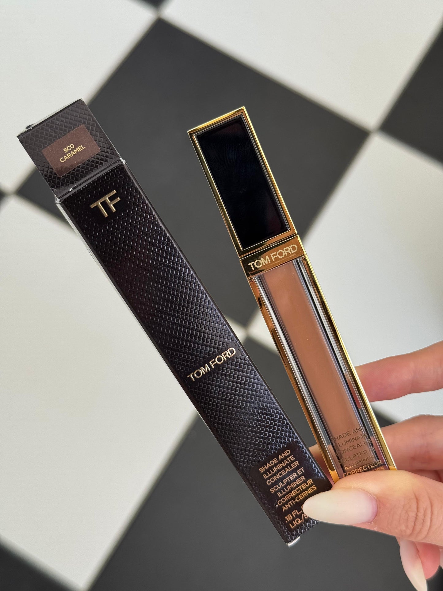 TOM FORD Shade And Illuminate Concealer