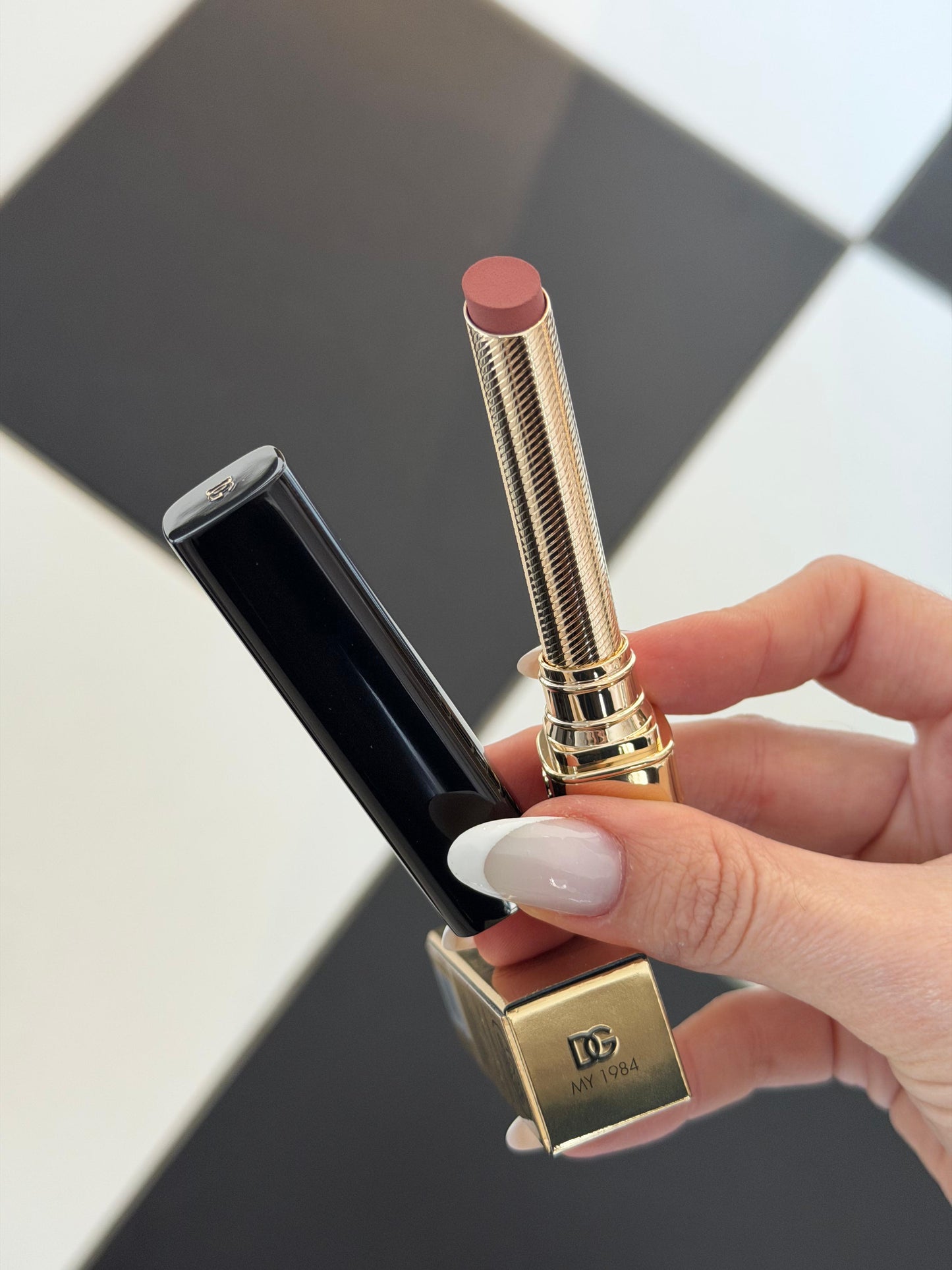 DOLCE&GABBANA My Comfy Matte Lipstick - My 1984
Instant Rich Color & Hydration Lip Stylo