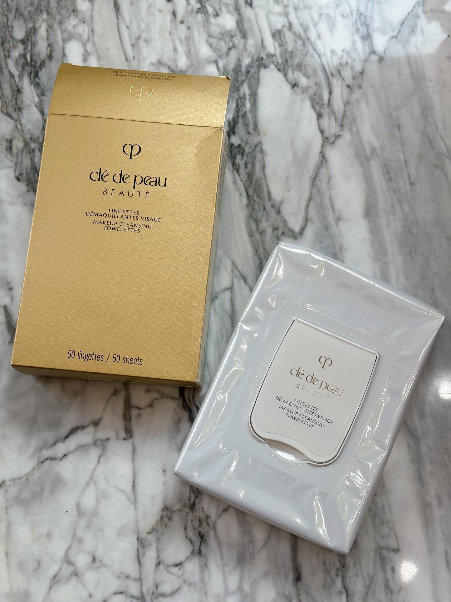 CLÉ DE PEAU BEAUTÉ
Makeup Cleansing Towelettes