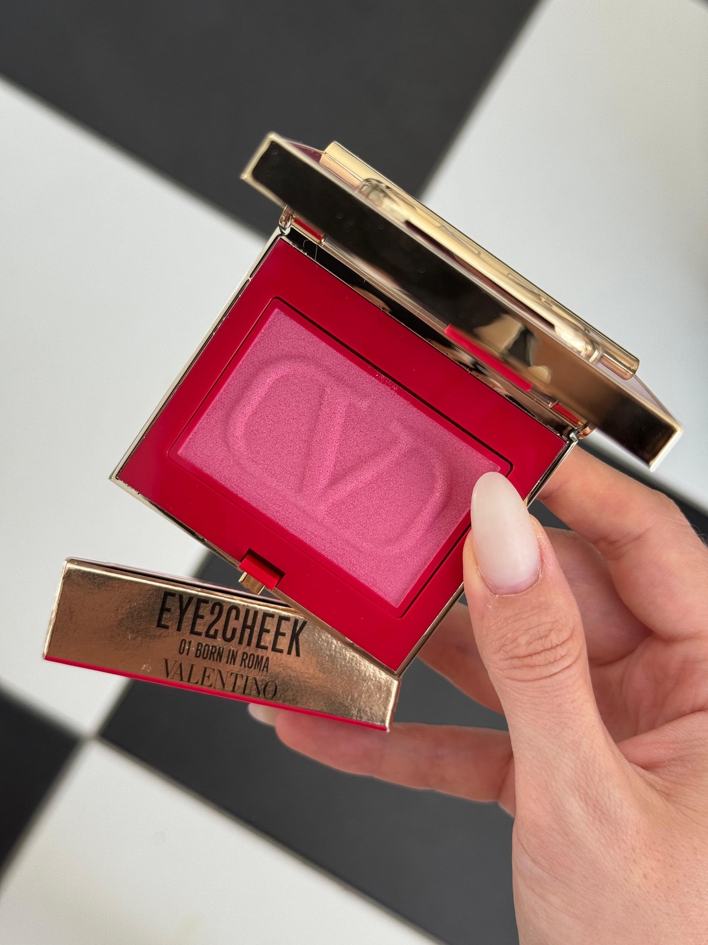 VALENTINO Eye2Cheek Dual-Use Blush & Eyeshadow (01)