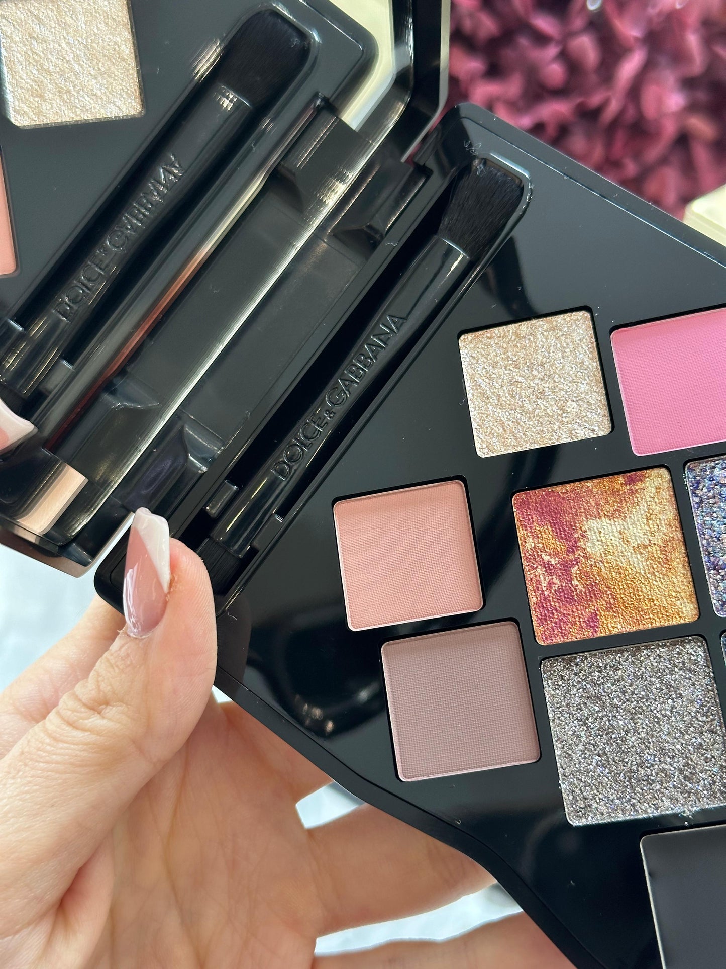 DOLCE&GABBANA Eye Dare You!
Multi-finish Eyes & Cheeks Palette