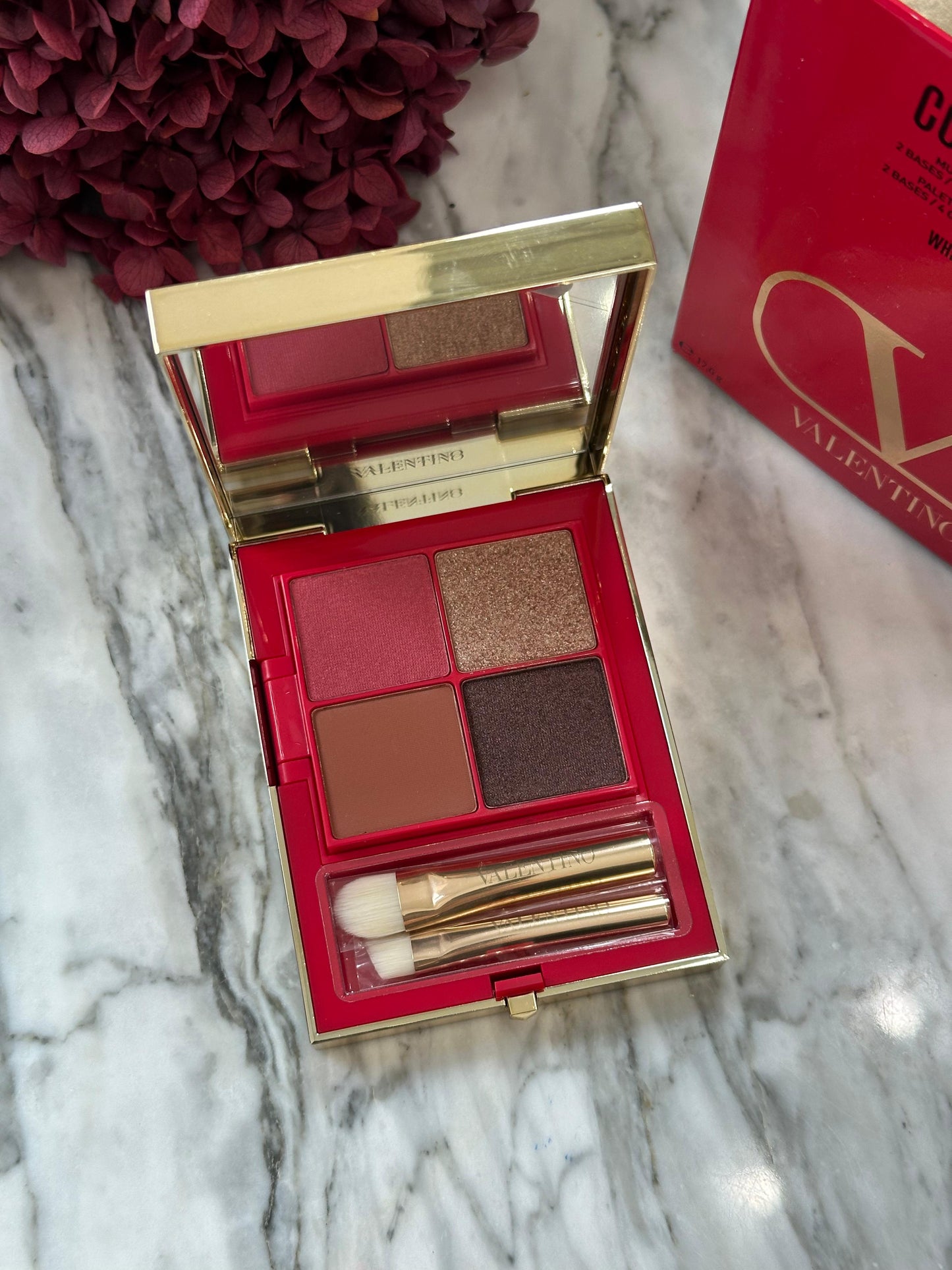 VALENTINO When In Roma
Color-Flip Eyeshadow Palette