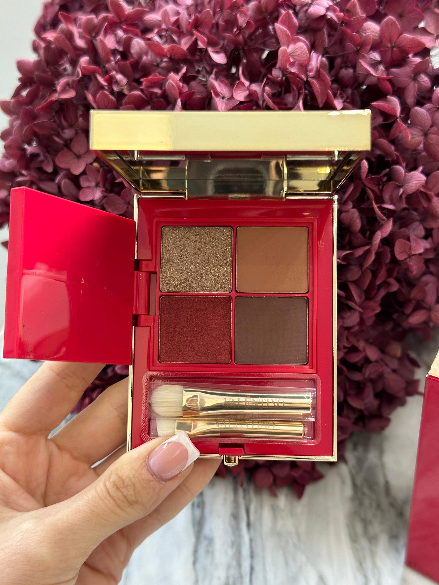VALENTINO When In Paris
Color-Flip Eyeshadow Palette