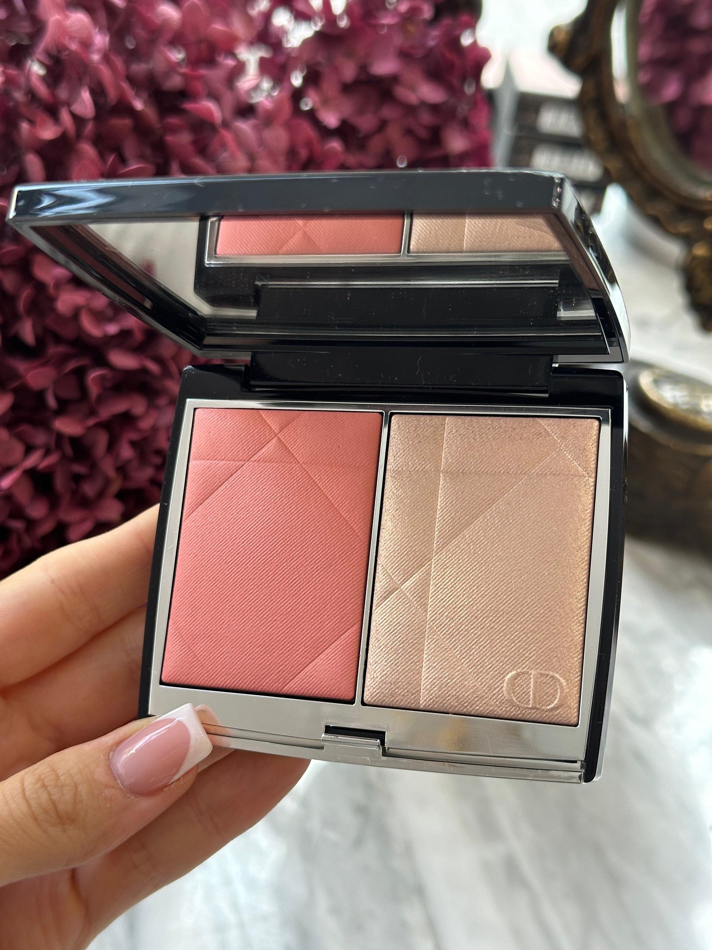 DIOR Rouge Blush Colour & Glow 257
Multi-Use Face Palette – Color and Highlighter Duo