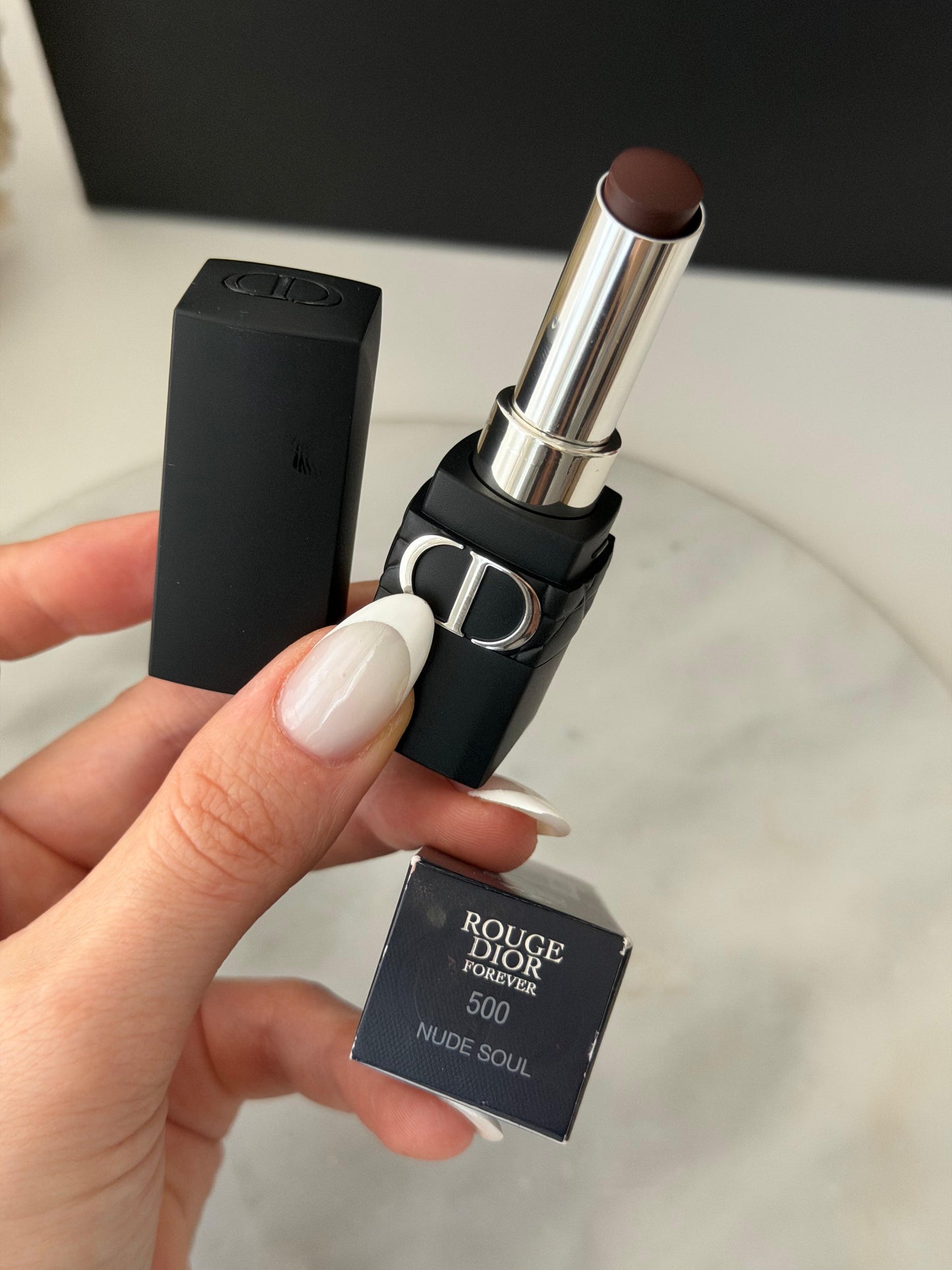 DIOR Rouge Forever (500)
Transfer-Proof Lipstick - Ultra Pigmented Matte Comfort