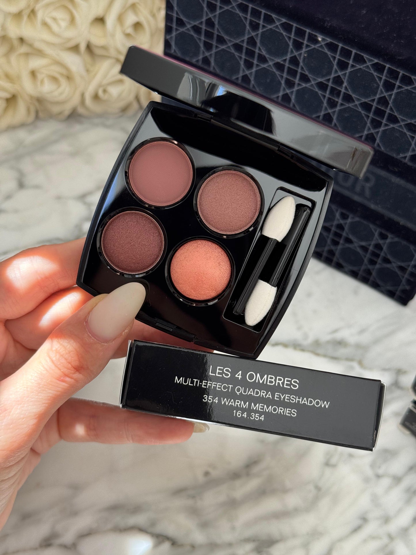 CHANEL Les 4 Ombres
Multi-Effect Quadra Eyeshadow (354)
