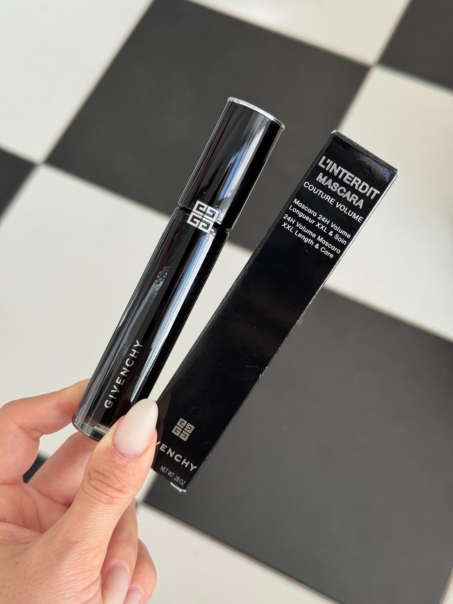 GIVENCHY L’Interdit Mascara 24H Volume & XXL Length (01)