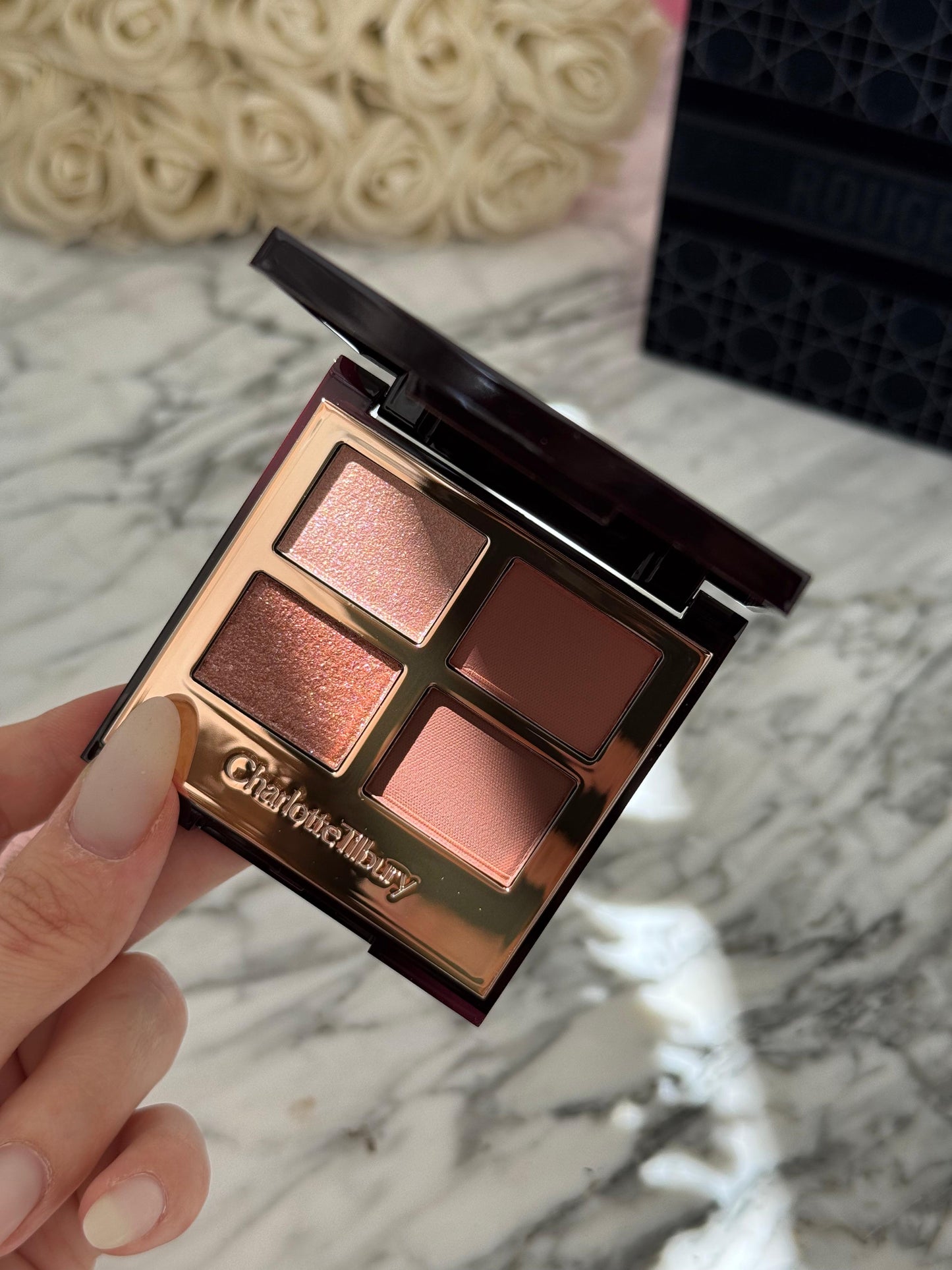 CHARLOTTE TILBURY Luxury EyeShadow Palette -
Pillow Talk Dreams