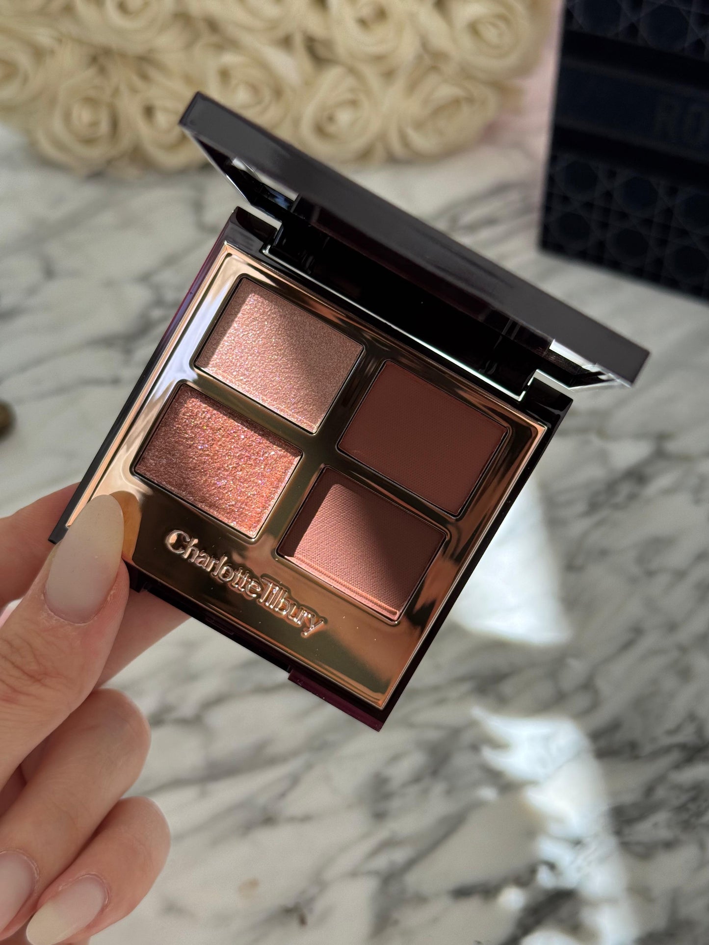 CHARLOTTE TILBURY Luxury EyeShadow Palette -
Pillow Talk Dreams