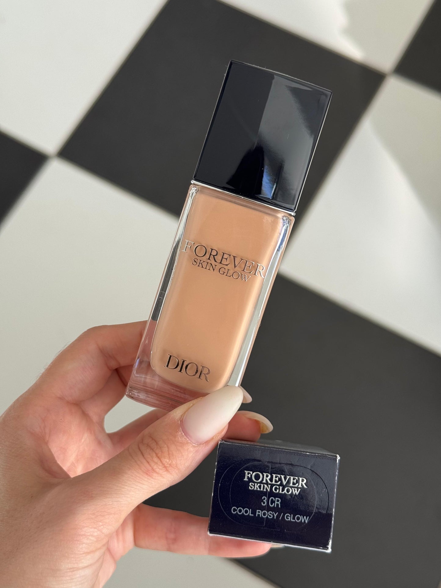 DIOR Forever Skin Glow
Clean Radiant Foundation - 24h Wear and Hydration