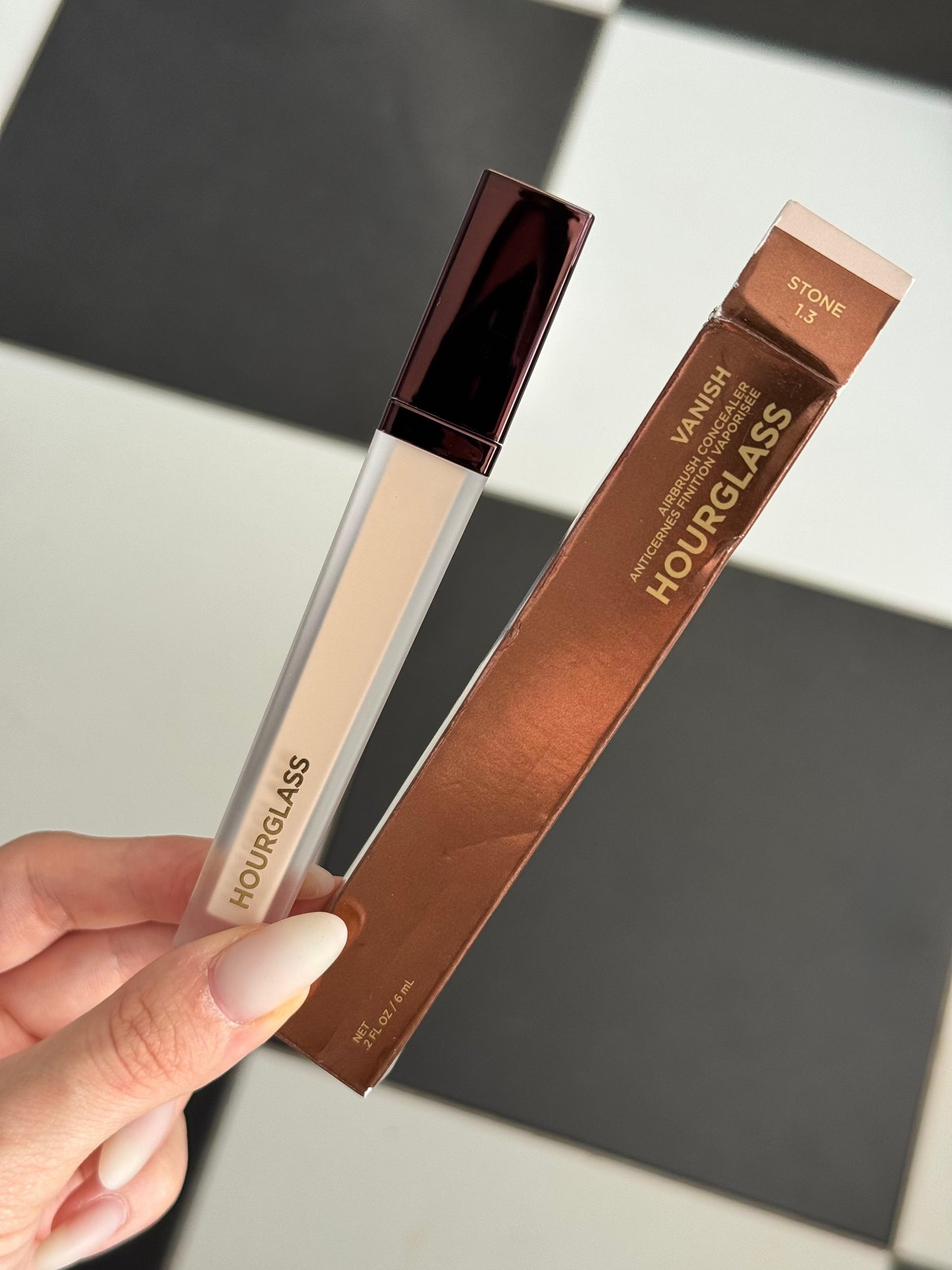 HOURGLASS Vanish™ Airbrush Concealer