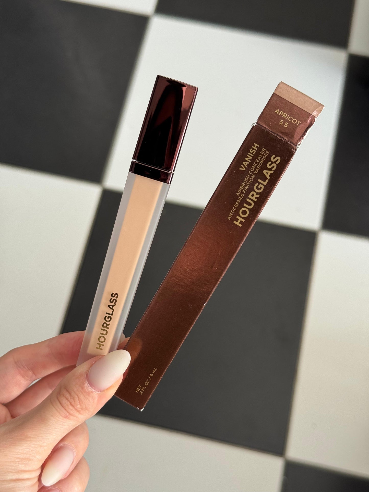 HOURGLASS Vanish™ Airbrush Concealer