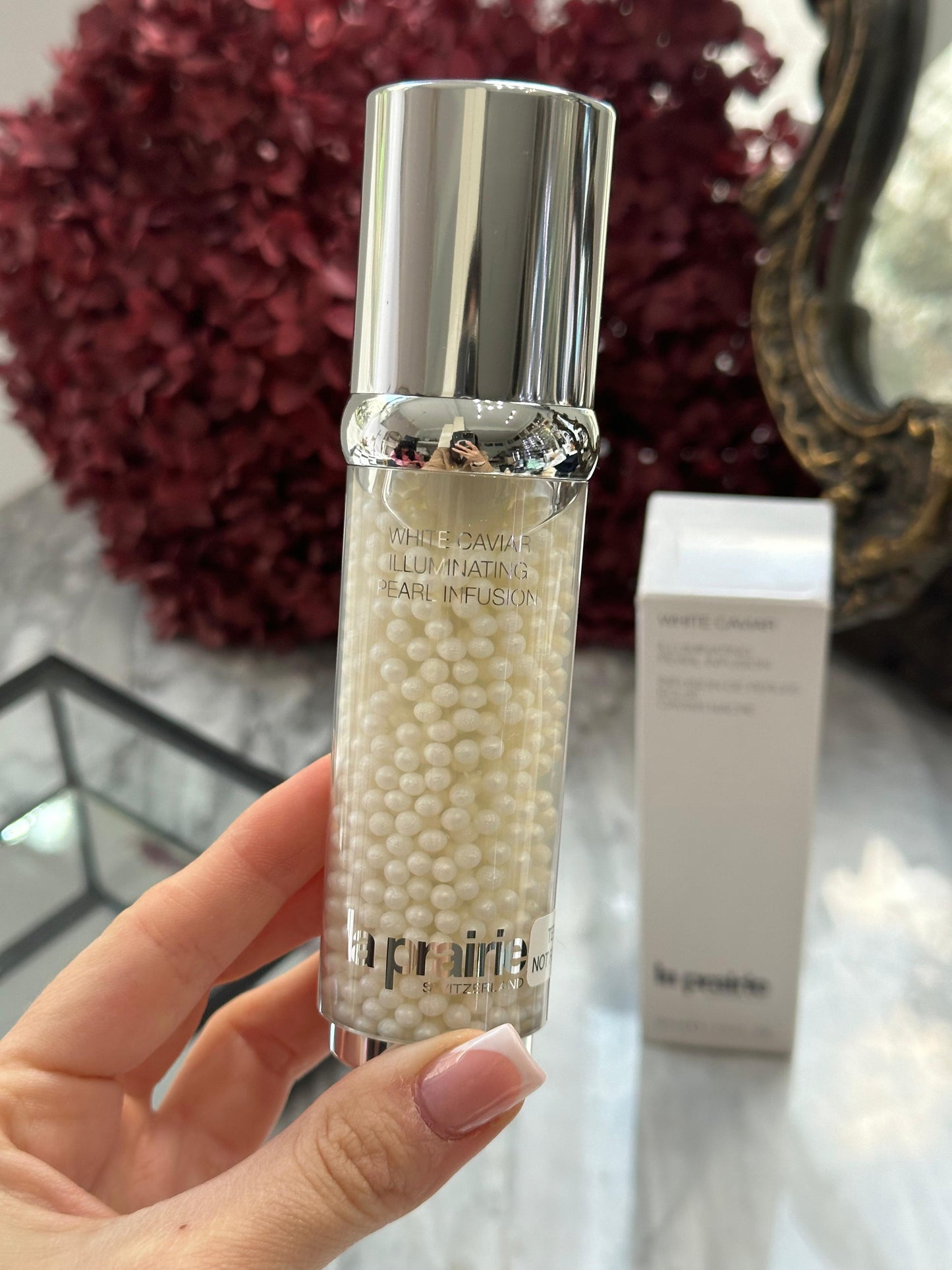 LA PRAIRIE White Caviar
Pearl Infusion
Illuminating And Firming Light-Infused Face Serum