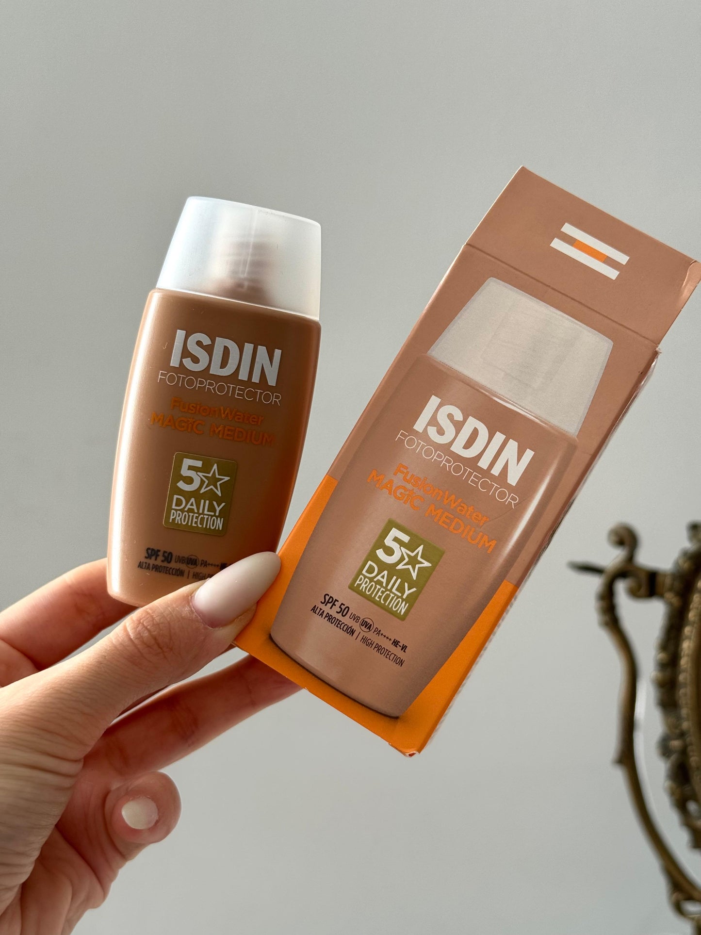 ISDIN Fusion Water Magic Medium SPF50
