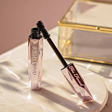 TOO FACED
Damn Girl! 24-Hour Volumizing Mascara Mini