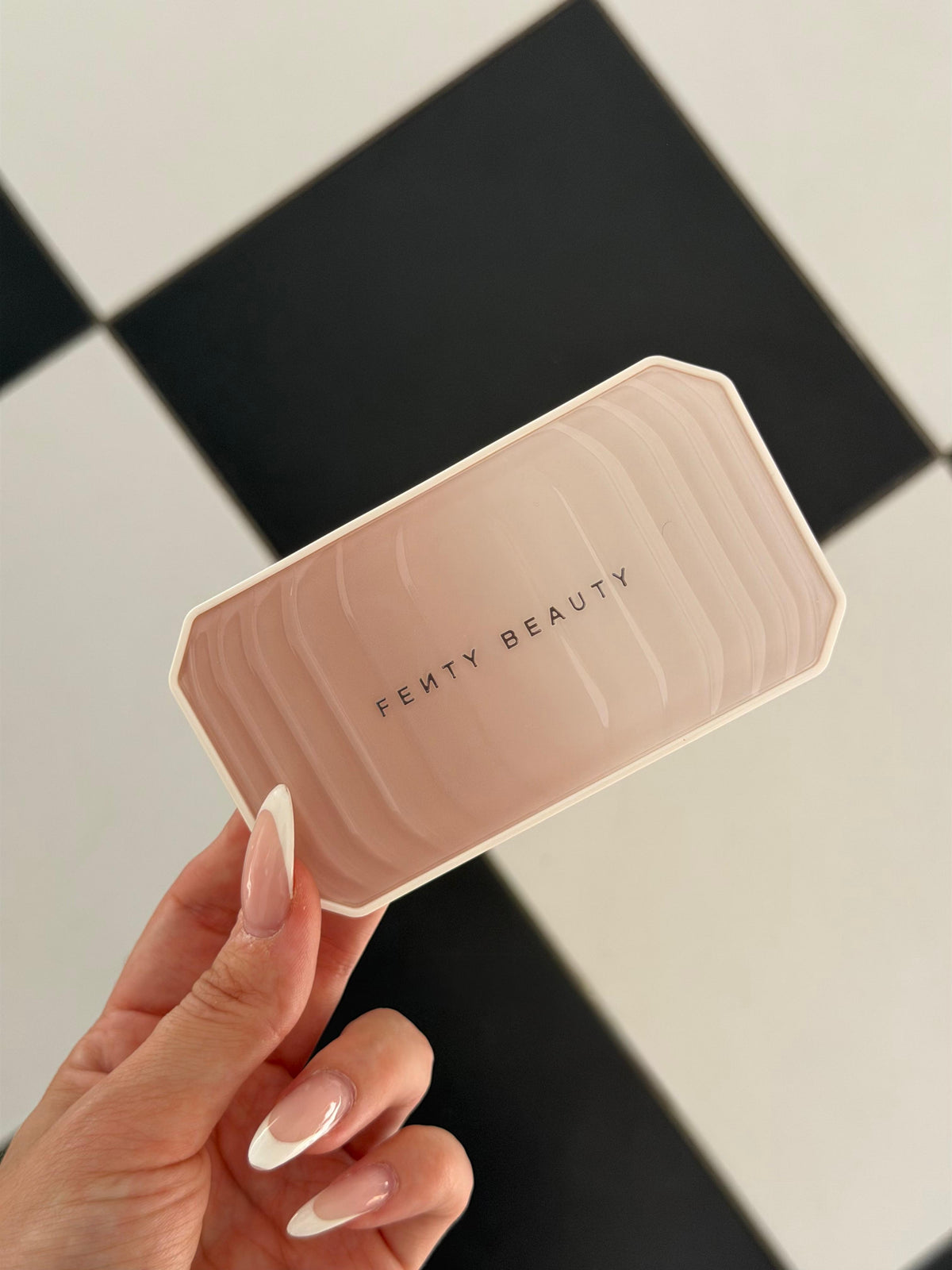 FENTY Bronzer & Highlighter Palette (Blur 01 + Glow 02)