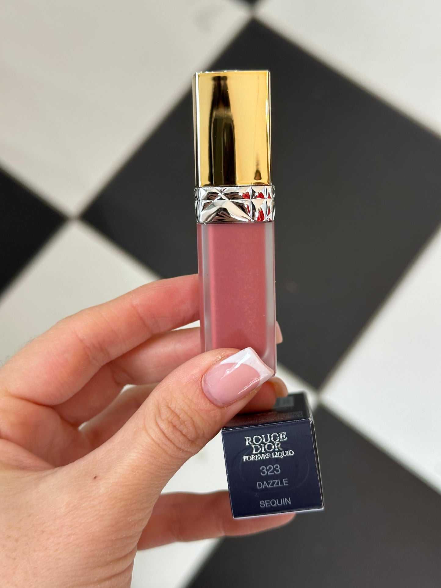 DIOR Rouge Dior Forever Liquid - Limited Edition
Transfer-Proof - Ultra-Glittery and Ultra-Pigmented - Intense Comfort