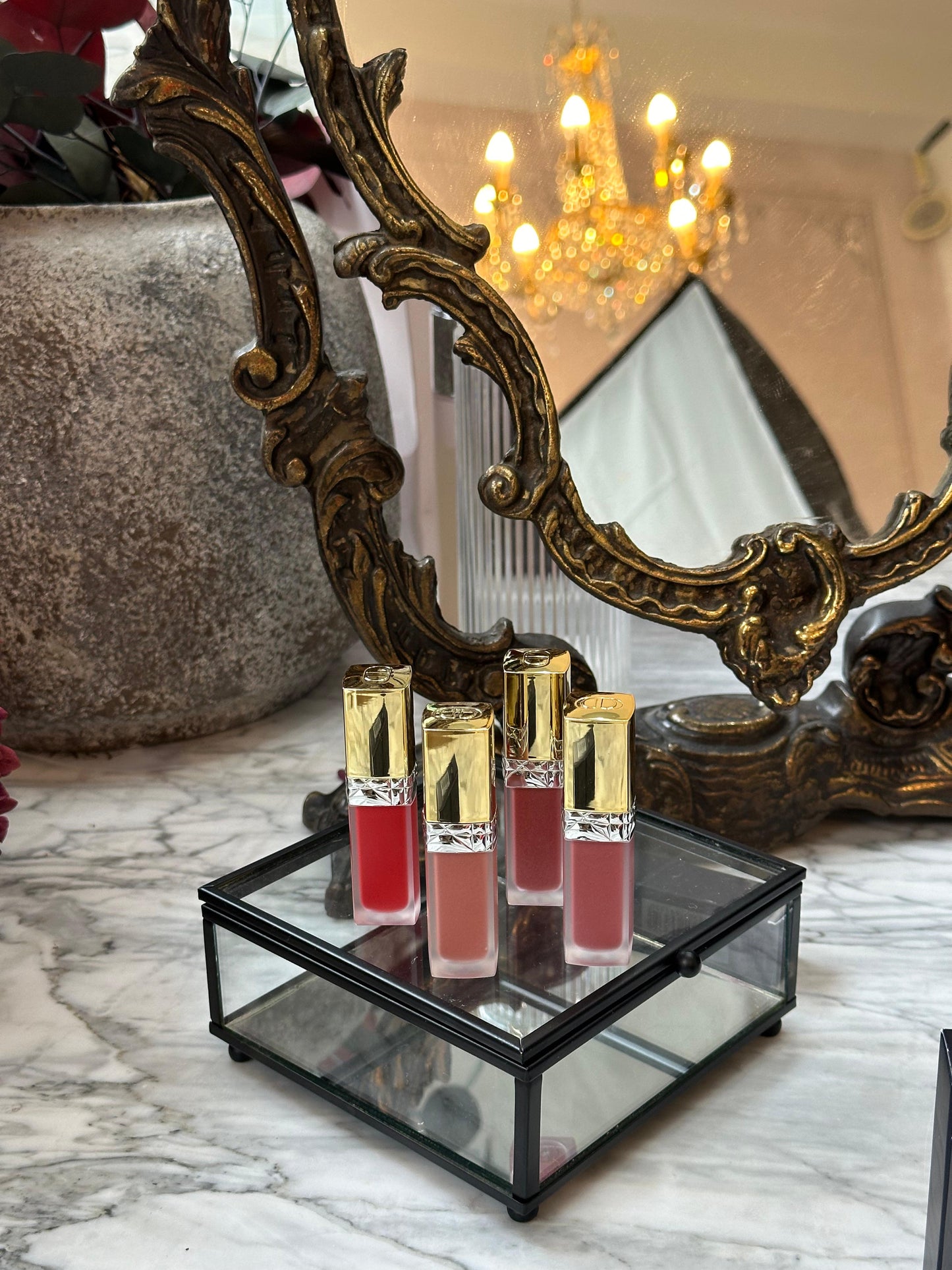 DIOR Rouge Dior Forever Liquid - Limited Edition (999)
Transfer-Proof - Ultra-Glittery and Ultra-Pigmented - Intense Comfort