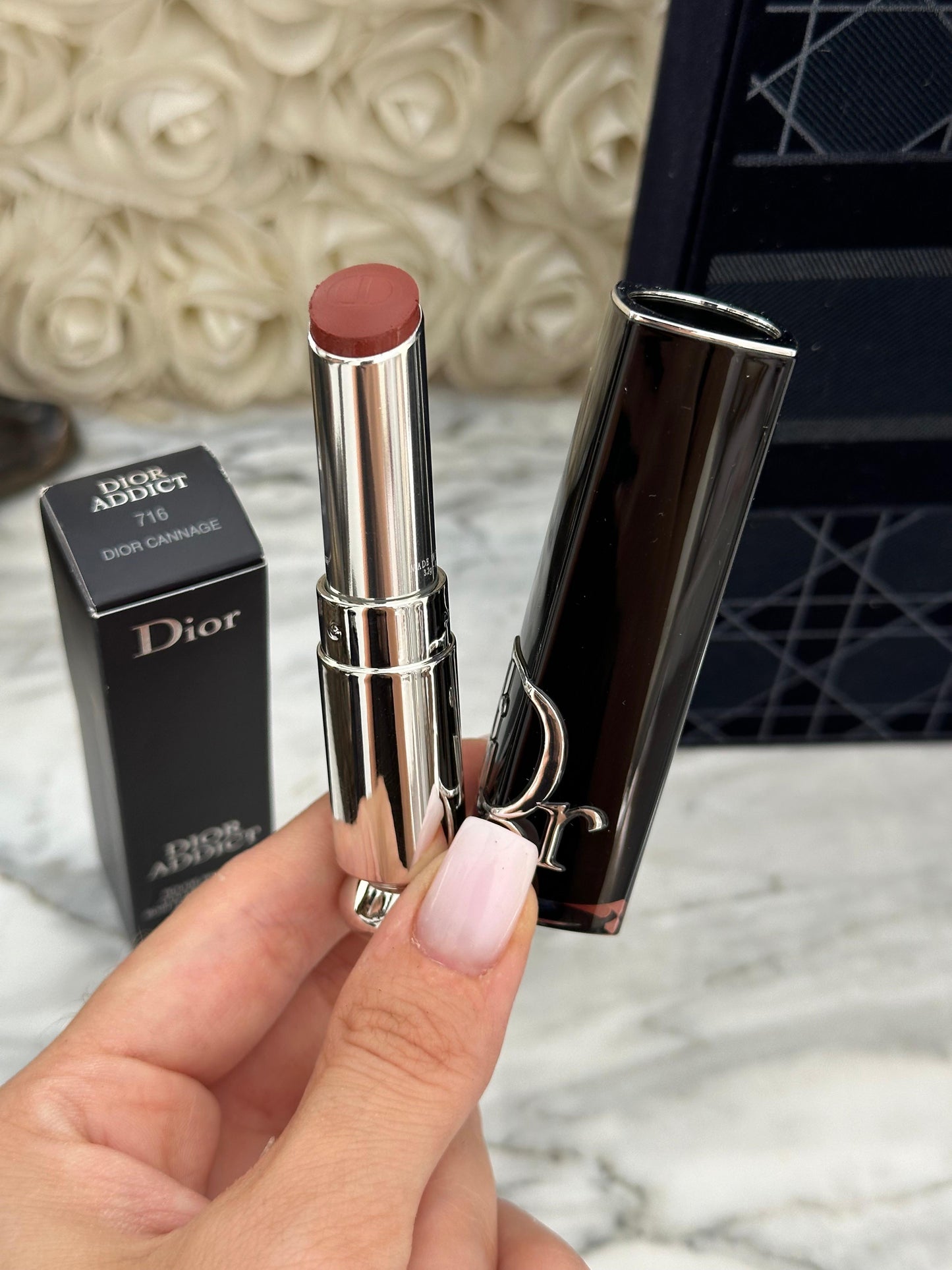 DIOR Addict
Hydrating Shine Lipstick (716)