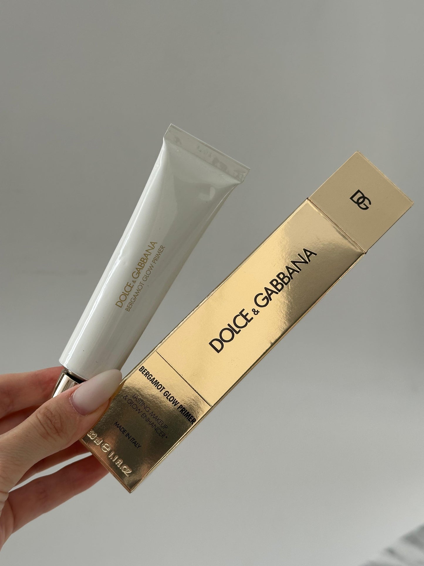 DOLCE&GABBANA Bergamot Glow Primer
Lasting Makeup & Glow Enhancer