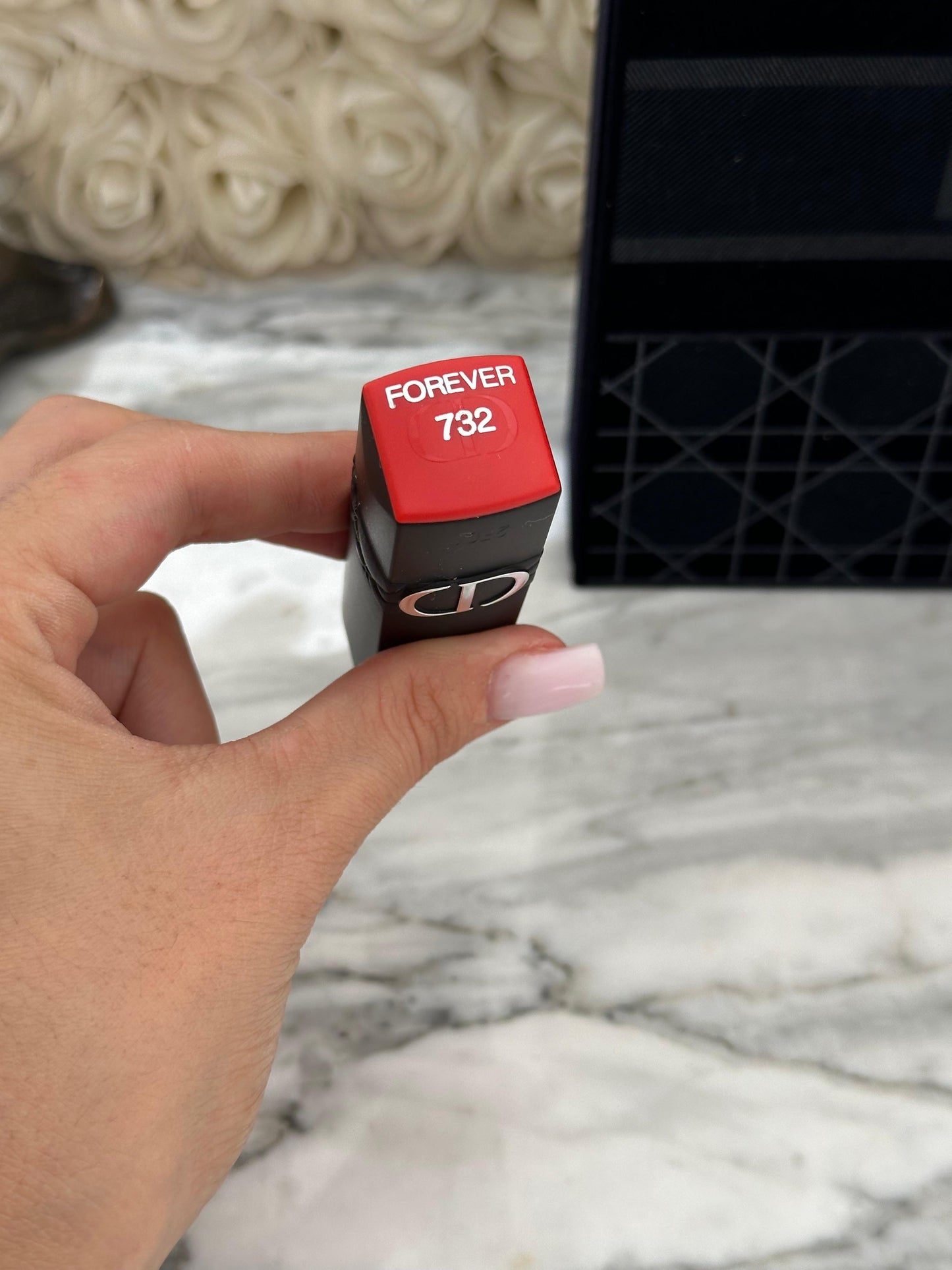 DIOR Rouge Forever (732)
Transfer-Proof Lipstick - Ultra Pigmented Matte Comfort