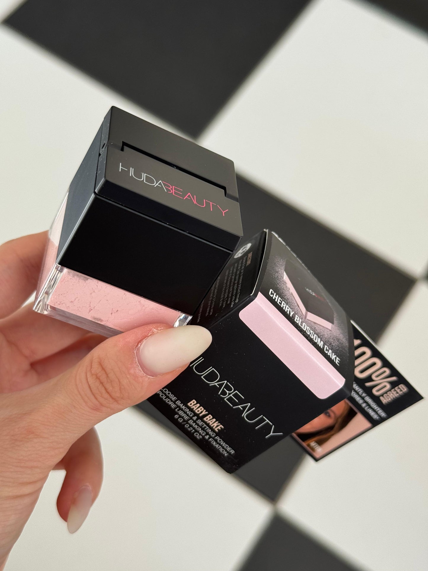 HUDA BEAUTY Baby Bake Mini Loose Baking & Setting Powder - Cherry Blossom Cake