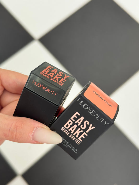 HUDA BEAUTY Easy Bake Shade Shifter Brightening Pigment Powder - Vibrant Peach