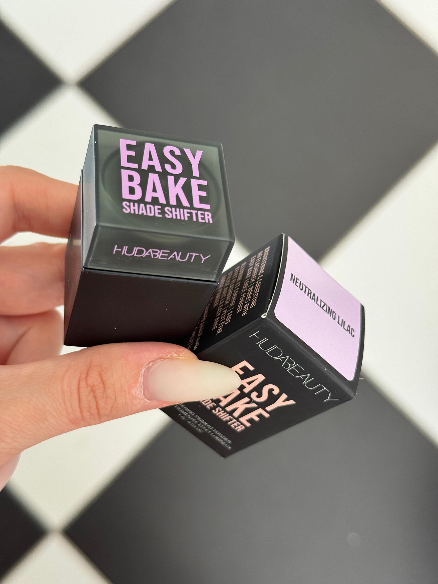 HUDA BEAUTY Easy Bake Shade Shifter Brightening Pigment Powder - Neutralizing Lilac