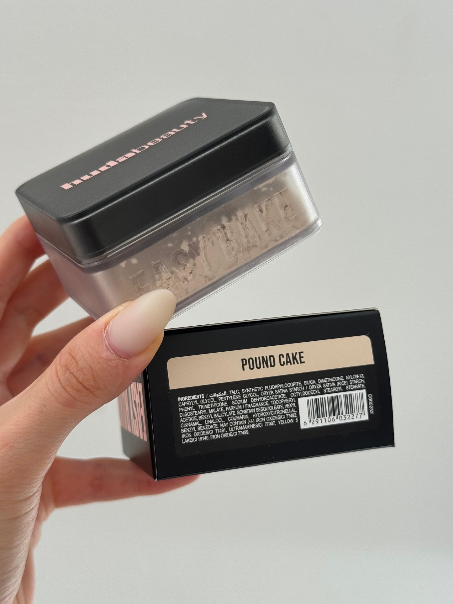 HUDA BEAUTY Easy Bake Loose Baking & Setting Powder - Pound Cake