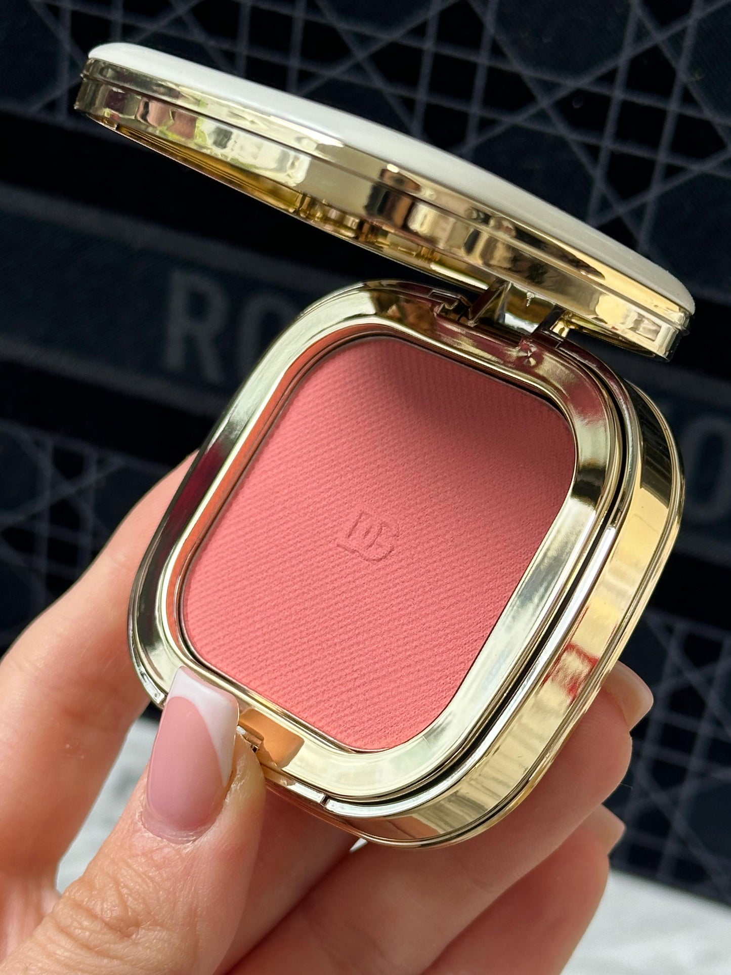 DOLCE&GABBANA
Cheek&Eyes Match - Lasting Blush & Eyshadow Powder (03)