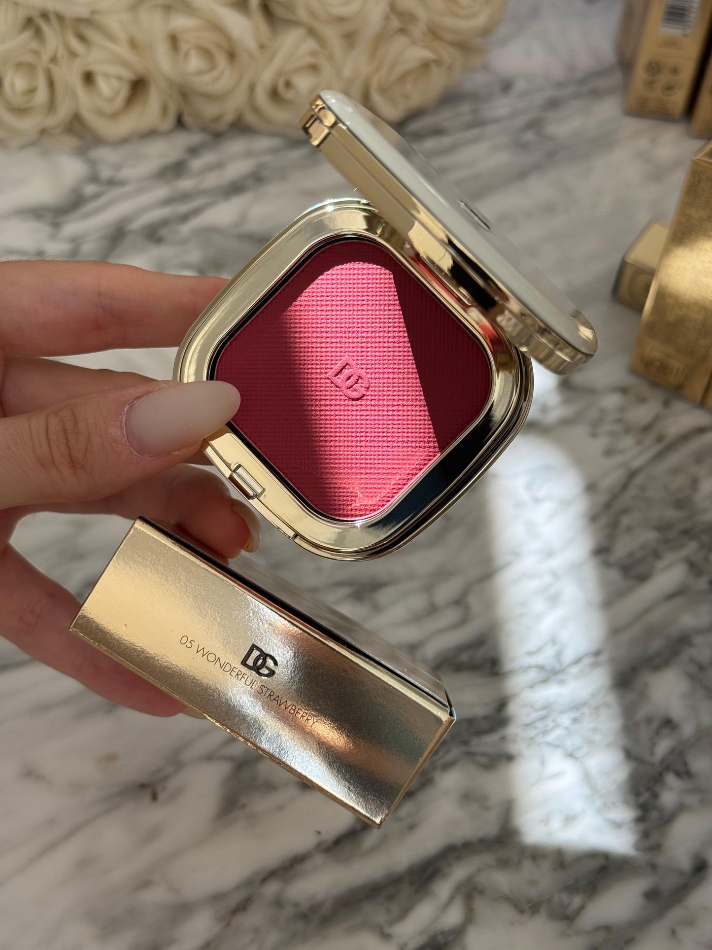 DOLCE & GABBANA
Cheek&Eyes Match - Lasting Blush & Eyshadow Powder (05)
