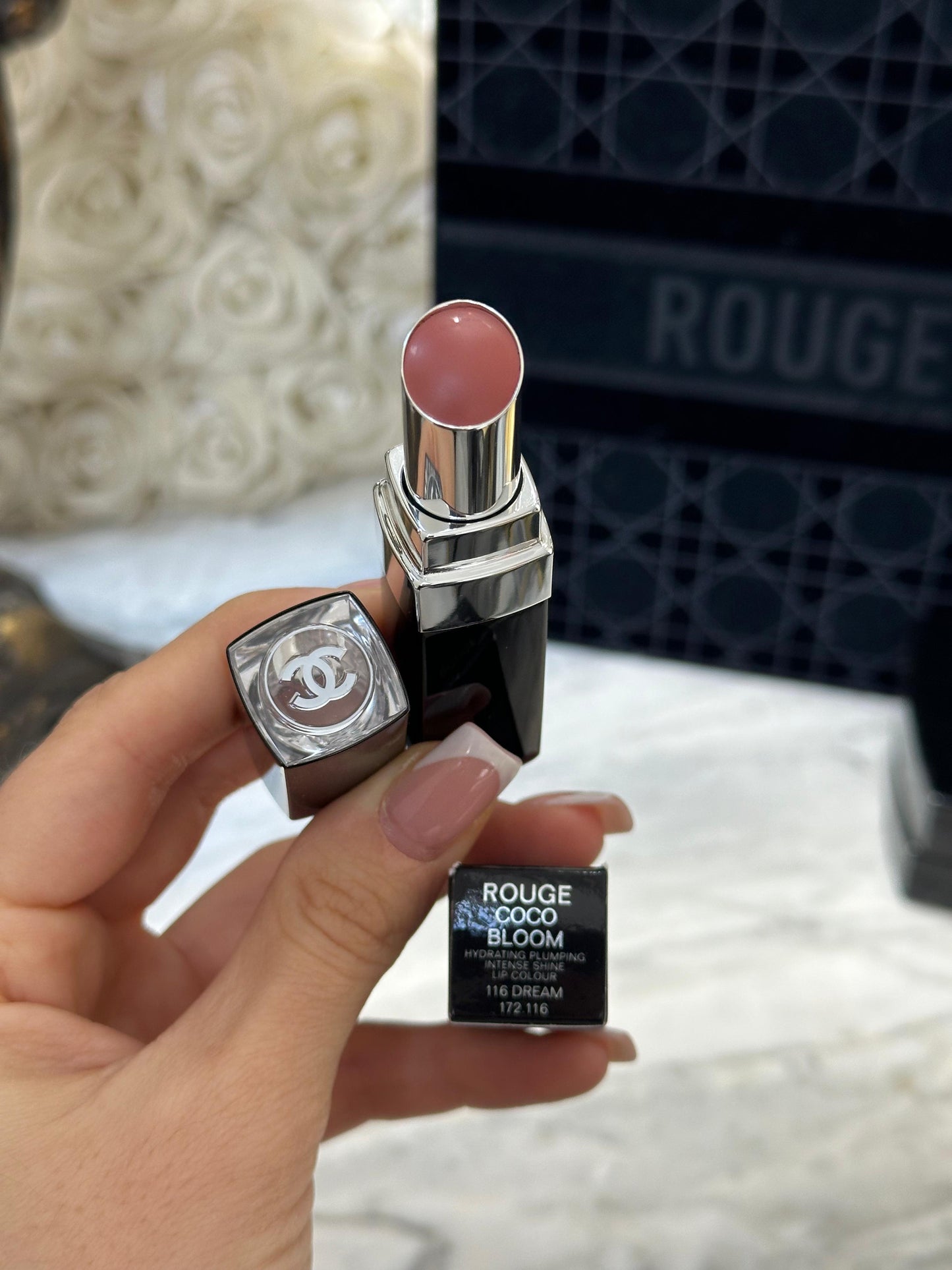 CHANEL Rouge Coco Bloom (116)
Hydrating Plumping Intense Shine Lipstick